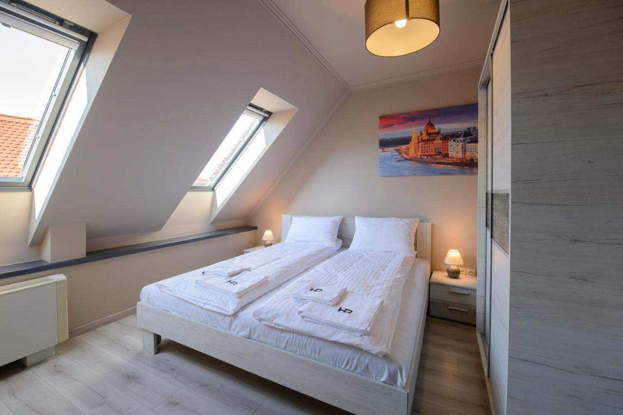 Hr Apartmanhaz Eger Eksteriør billede